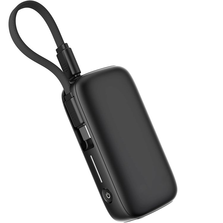بنك طاقة Powerology بسعة 5000 مللي أمبير في الساعة مع سلك USB-C قابل للإزالة، وتقنية شحن متقدمة، وشحن لجهازين، وصغير الحجم وقابل للحمل، مع حماية مدمجة، وتوصيل طاقة بقوة 20 وات - أسود