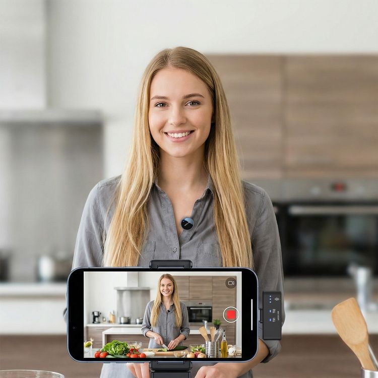 Green Lion GM-93X Microphone Compatible with Type-C Devices, 360° Pick up, Digital Transmission, 3-Level Volume, Plug & Play, 40m Working Distance, 2× Microphones, 1× Receiver, Reverb Mode, Up to 14 Hours Working Time with Case, Intelligent Noise Reduction, 1.5–2 Hours Charging Time - Black