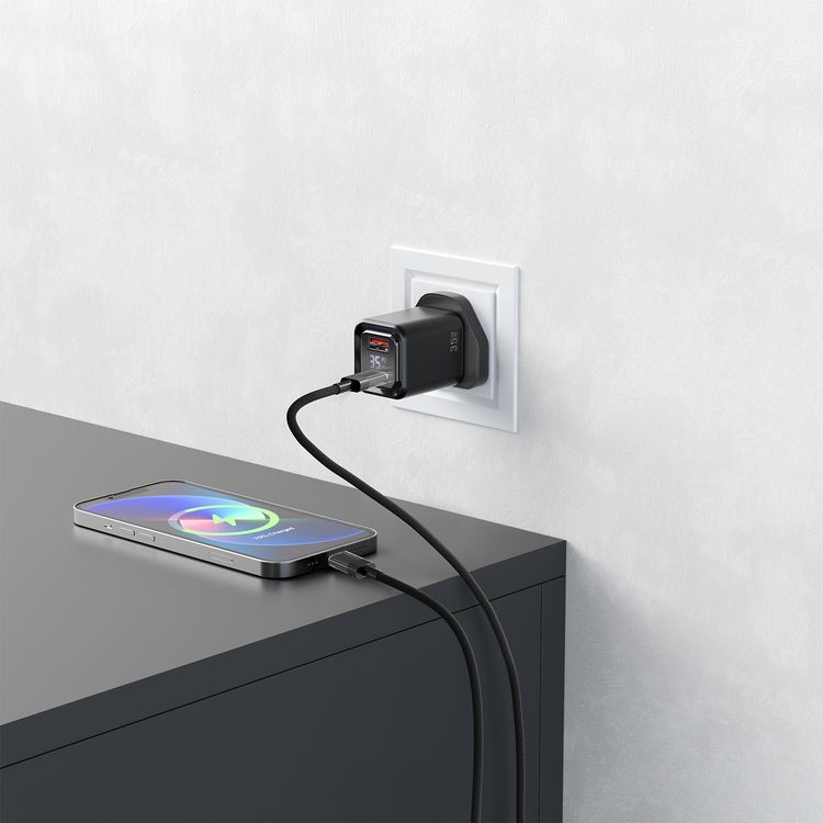 Porodo Dual-Port Quick Wall Charger with 35W Power Delivery, Built-in Safeguards, Digital Display, 0.8A Maximum Rated Current, GaN Technology - Black
