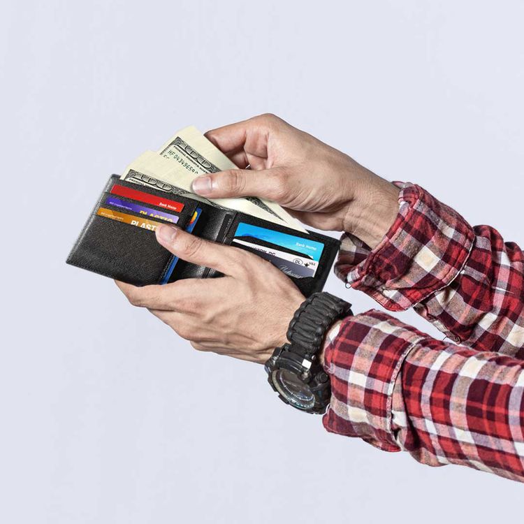 Levelo Billfold Men's Genuine Leather Wallet with Cash & Card Slots, Genuine Leather Material, Multiple Compartments, Lightweight & Compact Design - Black