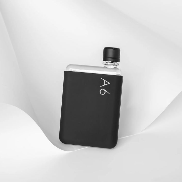 جراب سيليكون Memobottle A6 مع عزل حراري، مادة غير سامة، حماية من السقوط، تشطيب غير لامع، ناعم وأنيق - حبر أسود