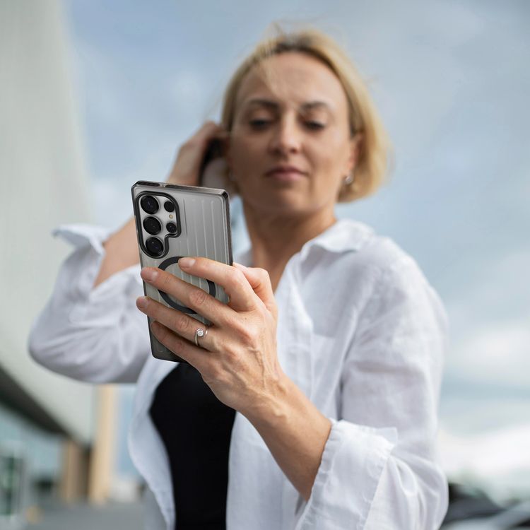 Levelo Cabin MagSafe Case for Samsung S26 Ultra, Shock-Resistant Bumper, Strong Magnets, 1.5m Drop Tested, Shockproof Corners, Enhanced Camera & Screen Protection, 2H Scratch Resistance, Ever-Clear Technology - Smokey Black