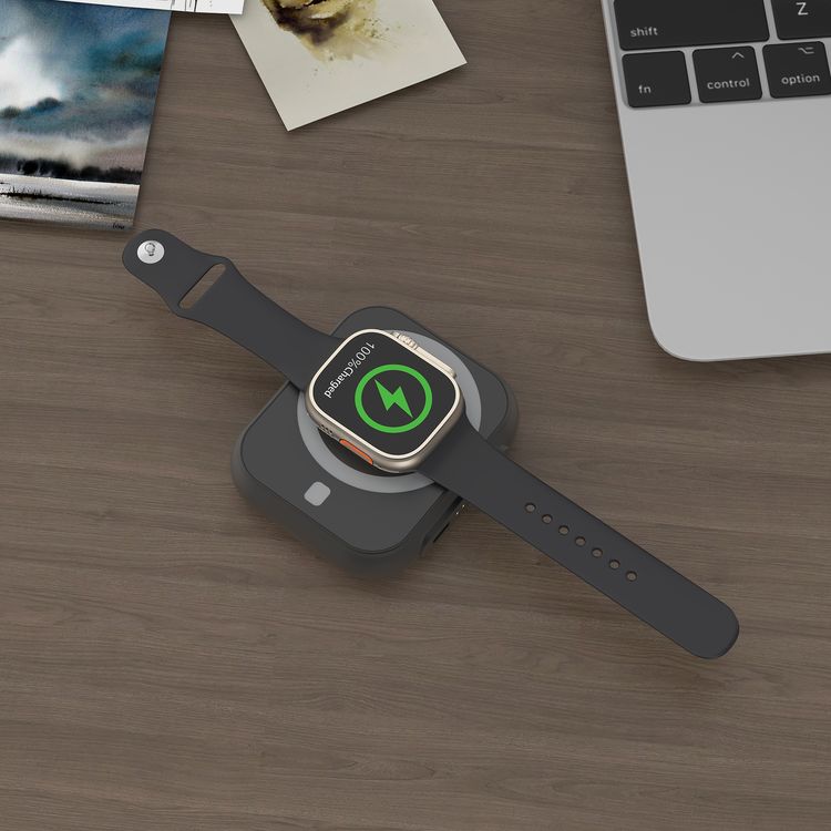 Green Lion MagSafe Trio Power Bank, 5000mAh Polymer Battery, Wireless Fast Charging, LED Power Indicator, PD 20W Charging, Type C Input - Black