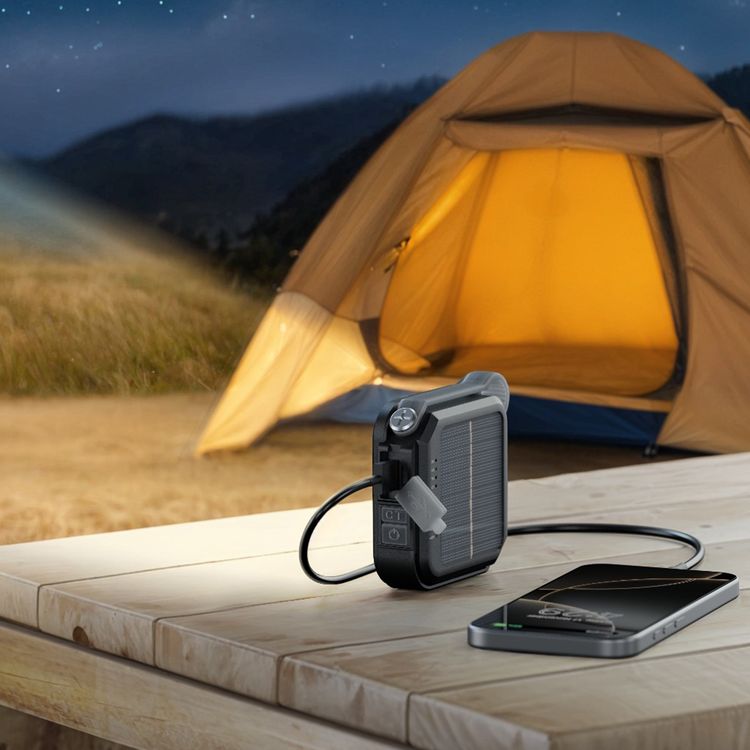 ضوء LED محمول من جرين ليون سولار لوميكس مع باور بانك مدمج، بقدرة 10 واط، و4 أوضاع إضاءة، وعمل يصل إلى 24 ساعة، وسطوع يصل إلى 1000 لومن، وبطارية بسعة 4000 مللي أمبير، ومدخل طاقة شمسية 1 واط - رمادي.