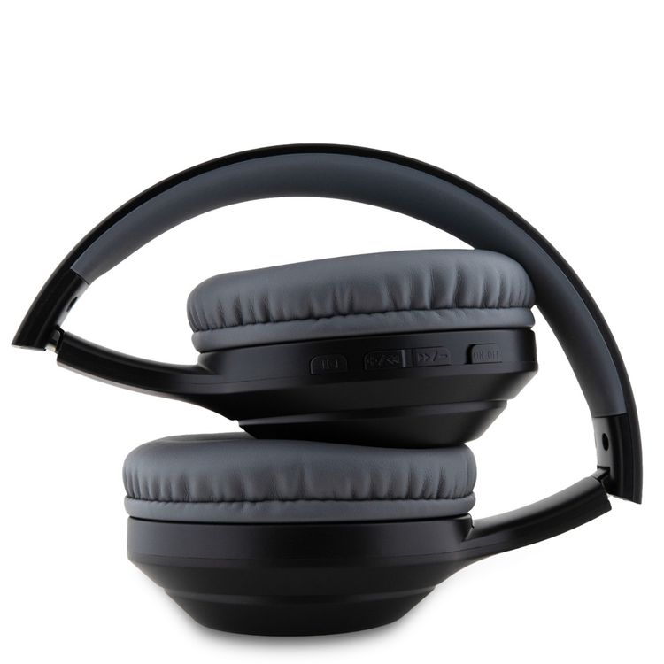 سماعات رأس من Guess بشعار مطبوع كلاسيكي، 32 ساعة من وقت التشغيل، ساعتان من وقت الشحن، وسادة مريحة عالية الجودة، تحكم في التشغيل والمكالمات، مقاومة للماء، مكالمات بدون استخدام اليدين، منفذ توصيل USB-C - باللون الأسود