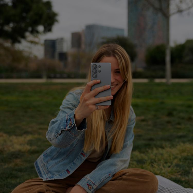 Levelo Lucentquint Camera Lens Protector with Anti-reflective Coating, Samsung Galaxy S26 Ultra Devices Compatibility, 99% Light Transmittance, Durable-Sided AR Glass, Oleophobic Coating, Resilient Glass, Scratch Resistance, 0.3mm Elevated Edge, 0.3mm Elevated Edge - Black