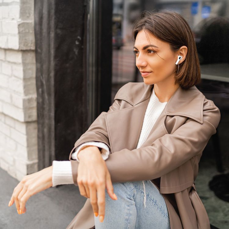 Green Lion Earbuds Pro 3 with ANC, Noise Control, Touch Control, Pop-Up Window, Case Included, Built-in Microphone, 20 Hours Playtime, 25m Transmission Range, Bluetooth Version 5.4 - White 