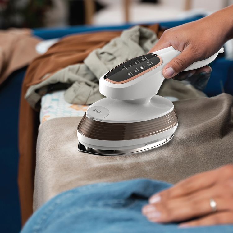 Green Lion Steam Glide Garment Steamer with Touchscreen Display, Dry Ironing & Steam Functions, 1500W Rated Power, 120mL Water Tank Capacity, 90° Rotatable Handle - White