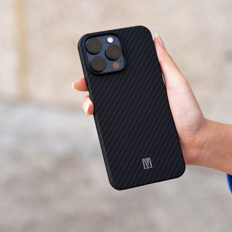  Levelo Sergei 1500D Aramid Fiber Case for iPhone 15 Pro Max, MagSafe Compatible, Shock-Proof Edges, Slim & Lightweight Design - Black