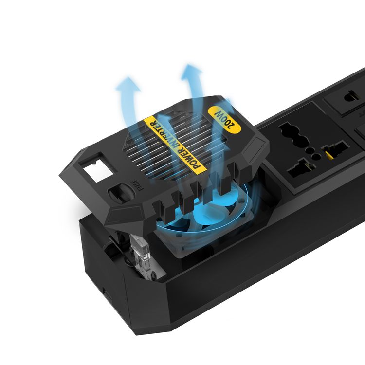 جهاز العاكس للطاقة Green Lion Stark Plus بقدرة تشغيل 200 واط، و4 منافذ USB-A، وحماية من السخونة الزائدة والتحميل الزائد، وإخراج تيار متردد بجهد 110 فولت، وحماية من الفولطية العالية، وحماية من عكس الطاقة - لون أسود