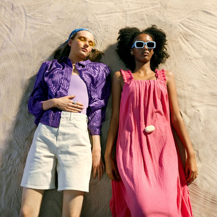 Urbanista Lisbon True Wireless Earbuds, Touch Controls, Compact Size, Siri and Google Voice Assistant, Up to 27 Hours Playtime, 2 Bluetooth Class, ≤10 m Bluetooth Range - Blush Pink