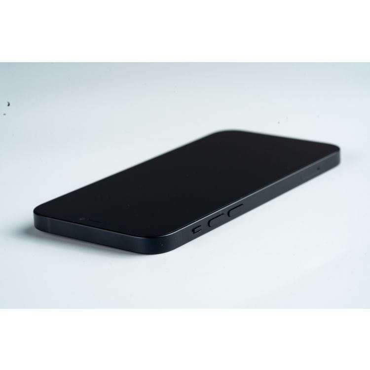 iPhone 12 (displayed Item) 128gb with the box and unused original apple cable + free (unopened) screen protector