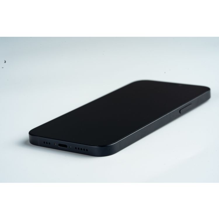 iPhone 12 (displayed Item) 128gb with the box and unused original apple cable + free (unopened) screen protector