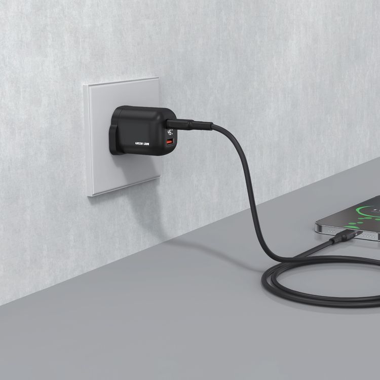 Green Lion Q-Series 45W UK Plug GaN Wall Charger with Smart Digital Display, QC 3.0 18W, Ultra Compact Design, High-Efficiency GaN Charger, Smart Protection, GaNStorm Technology, Flame-Retardant PC Material - Black