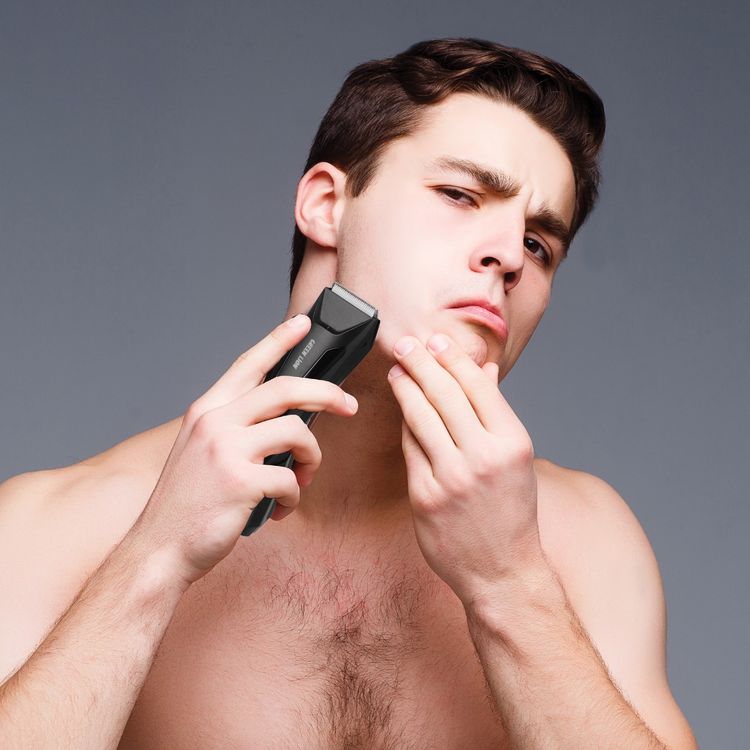 Green Lion Sensitive Pro Body Trimmer with 600mAh Battery Capacity, 3 Types of Combs, LED Light, Type-C Charging Port, IPX7 Waterproof, 1.5 Hours Charging Time, 1.5 Hours Working Time, Digital Display - Black