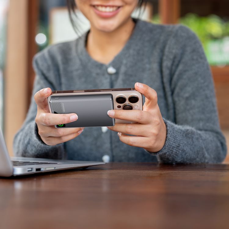 Porodo SlimMag 10000mAh Magnetic Power Bank with Real-Time Power Display, N54 Magnet Type, Aluminum Alloy Material, 2.5W Watch Output, Qi2 Wireless Charger, MagSage Compatibility - Gray