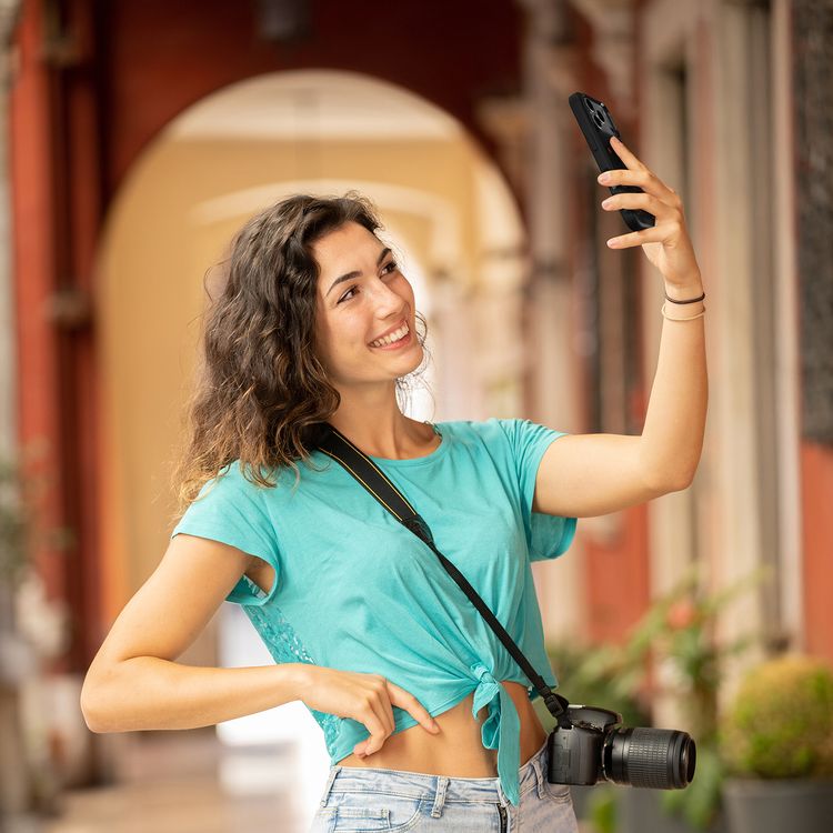 Levelo Vallo PU Leather Case for iPhone 17 Pro Max with Embroidery Dubai Finish, Comfortable Hold, Durable PU Leather, Raised Bezels for Camera and Screen, True Microfiber Interior Lining, Scratch & Wear Resistant, Shock-Resistant Bumper - Midnight Black