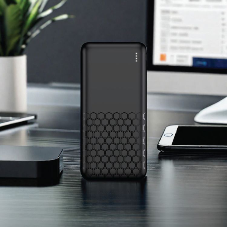 بنك طاقة جرين ليون روما بسعة 30000 مللي أمبير، حماية من الدائرة القصيرة، توصيل طاقة 20 واط، منافذ USB-A وType-C، مدخل Type-C وMicro - اللون أسود.