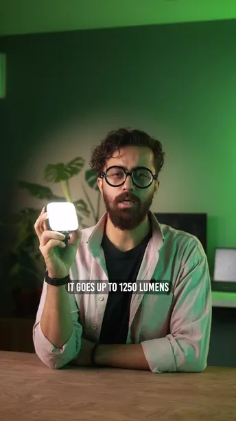 Green Lion - Mini Snap Light  |  2000mAh - Battery (GNMINSNPLTBK)