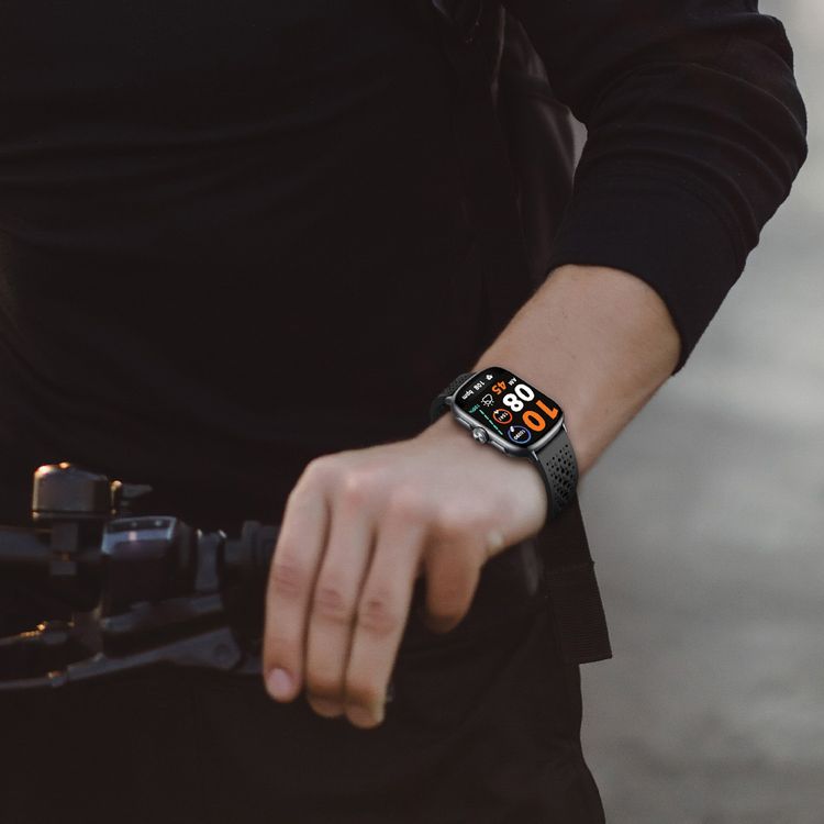 Green Lion Finder GPS Smart Watch with AMOLED 2.01 Display Size, Zinc Alloy Case Material, Silicone Strap Material, 400mAh Battery Capacity, Bluetooth Version 5.3, Magnetic Charging Type, Up to 3 Hours Charging Time, 3-5 Days Working Time, Auto Tracking, Health Metrics - Black