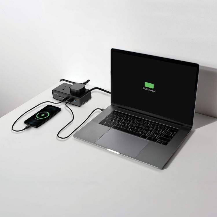 Powerology Omnix Desktop Charging Station with Dual AC Outlets, USB-A & 3 USB-C Ports, 3250W Max Power, 65W DC Output, UK 3-Pin Plug with 1.5m Length, GaN Technology, Built-in Safety Features - Black