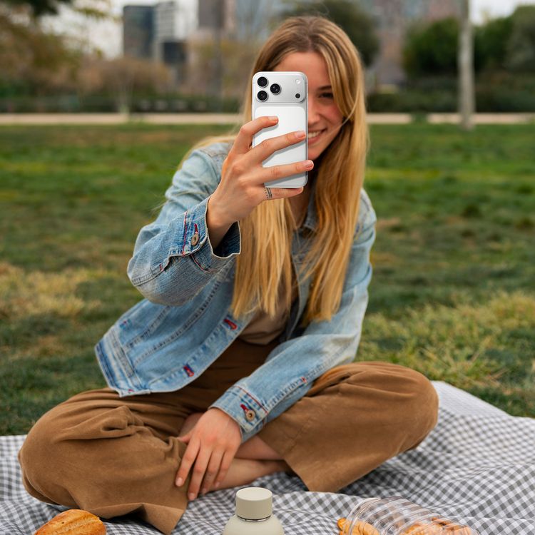 Levelo Trio Pro Camera Lens Protector for iPhone 17 Pro Max, Anti-Glare Coating, Scratch Resistant, Ultra-Clear Glass, Oleophobic Coating, Double-Sided AR Glass, Detachable Camera Protector, 0.33mm Thickness - Silver