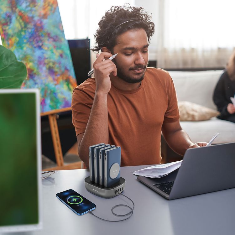 Powerology 4-in-1 10000mAh Power Bank Station with Built-in Lightning/Type-C Cable, 20W Power Delivery, 15W Maximum Wireless Output, UK 3-Pin Power Plug - Blue