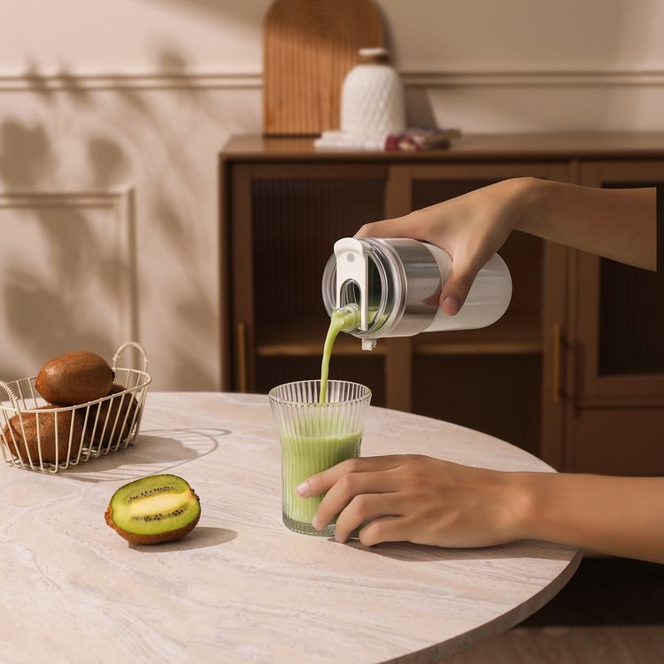 كوب خلاط ستانلس ستيل معزول بالفراغ من بورودو مع قدرة قوية على سحق الثلج، غطاء شرب آمن، سعة بطارية 2×1300 مللي أمبير، شحن سريع من نوع C، غطاء مزدوج قابل للتبديل، 26 شفرة، سعة 320 مل، سرعة محرك 18500 دورة في الدقيقة، يحافظ على السخونة والبرودة لمدة تصل إلى 6 ساعات، مصنوع من الفولاذ المقاوم للصدأ 304 - أبيض.