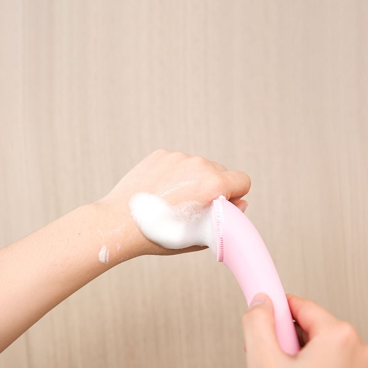 Porodo Sonic Vibration Facial Cleansing Brush with Massage & Exfoliate Function, 6000RPM High-Frequency Vibration, Warm Compress, 400mAh Battery Capacity, USB-C Charging Interface, 2 Hours Charging Time, Gentle Silicone Bristles - Pink