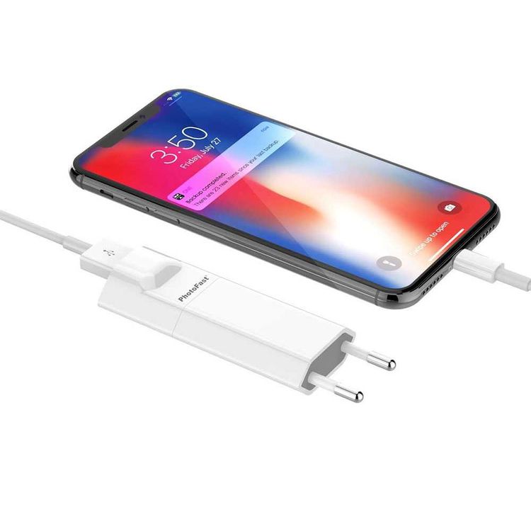 PhotoFast PhotoCube for iOS, backup your iPhone to Micro SD memory card automatically whilst it charges, White