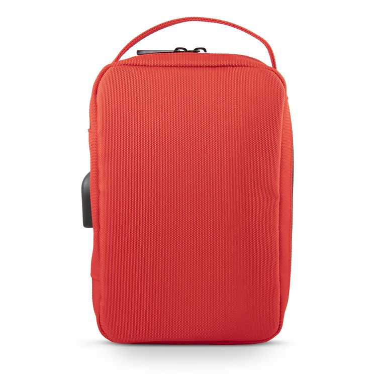 حقيبة يو إس بولو أسن نايلون للأجهزة اللوحية، مزودة بمنفذ USB، وجيب شبكي، وسحاب إغلاق، ومقابض حمل، ومساحة واسعة، وخفيفة الوزن، وسهلة الحمل - لون أحمر