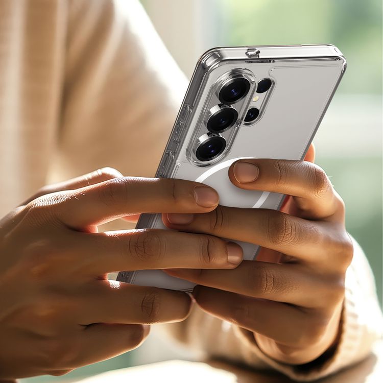 Levelo Clara MagSafe Clear Case for Samsung S26 Ultra, Raised Camera Edges, Scratch Resistance, Precision Fit, Shock-Resistant Bumper - Clear