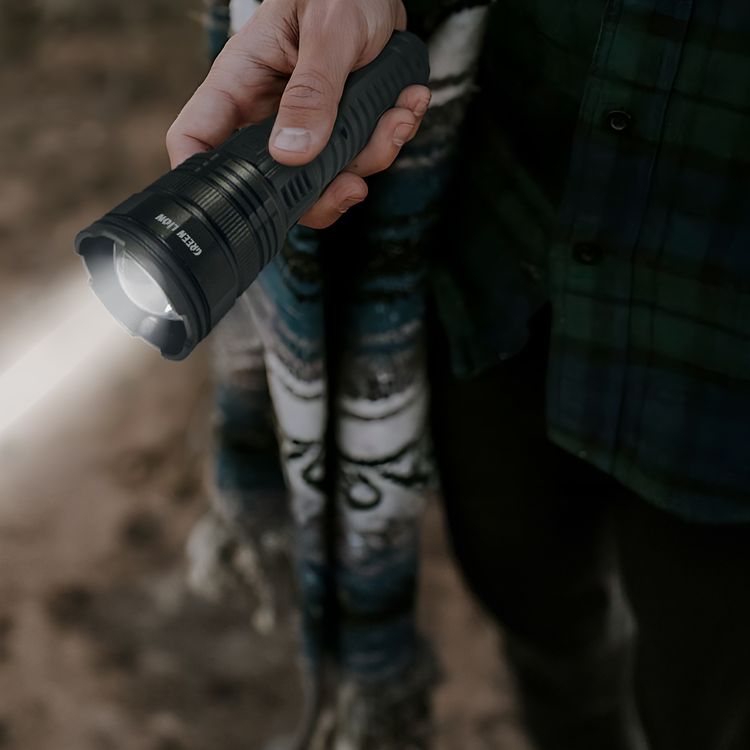 Green Lion Hyper Ray LED Torch with LED Display, Built-in Power Bank, Up to 8 Hours Working Time, 5 Light modes, 30W Power, Aluminum Alloy Material, 2000 Lumens Brightness - Black