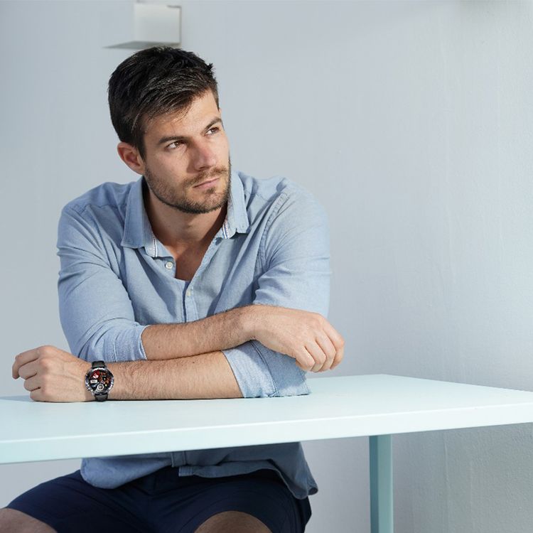 Green Lion Vision GPS Smart Watch with Always-On Display, Up to 5 Days Working Time, 1.43" AMOLED Display, 1000nits Brightness, Magnetic Charging, Voice Assistant, Alarm Function, Camera Control - Black