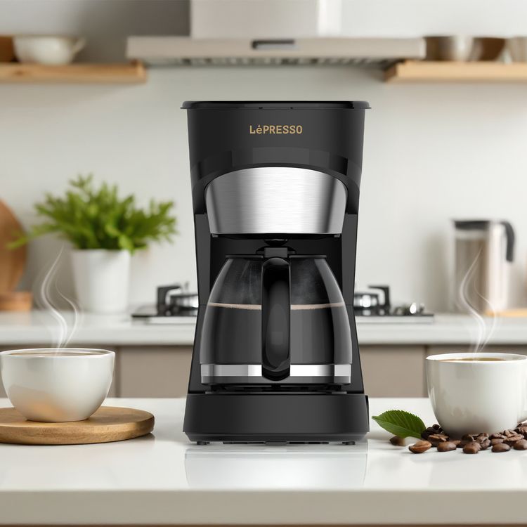صانع القهوة LePresso بخاصية التنقيط مع إبريق زجاجي، سعة خزان المياه 1.5 لتر، قدرة 900 واط، سعة إبريق القهوة 15 كوبًا، فلتر نايلون قابل للغسل، وظيفة الحفاظ على السخونة - أسود
