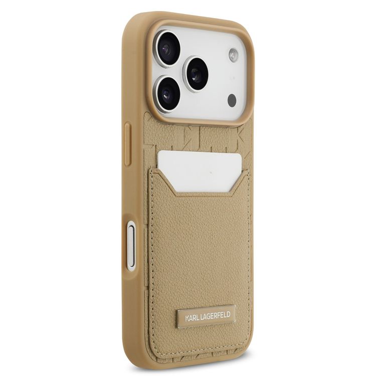 غطاء كارل لاغرفيلد بجلد صناعي مع حامل بطاقات ونقش مونوغرام محفور لهاتف iPhone 17 Pro Max، بتصميم نحيف، سهل التركيب، تغليف مستدام، قبضة مريحة، حماية من السقوط، تصميم خفيف الوزن - بني.