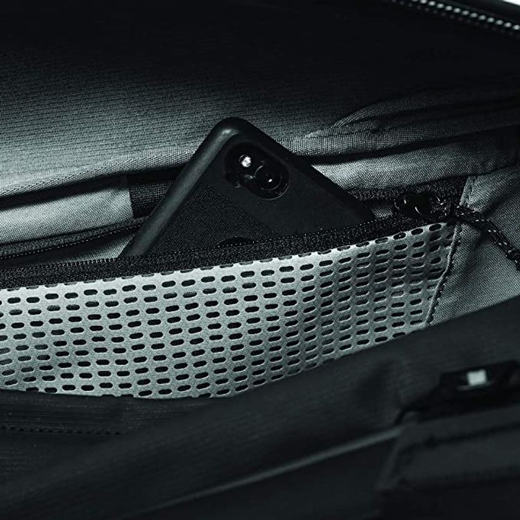 Peak Design Travel Duffel Bag  with ID Holder 35L - Black