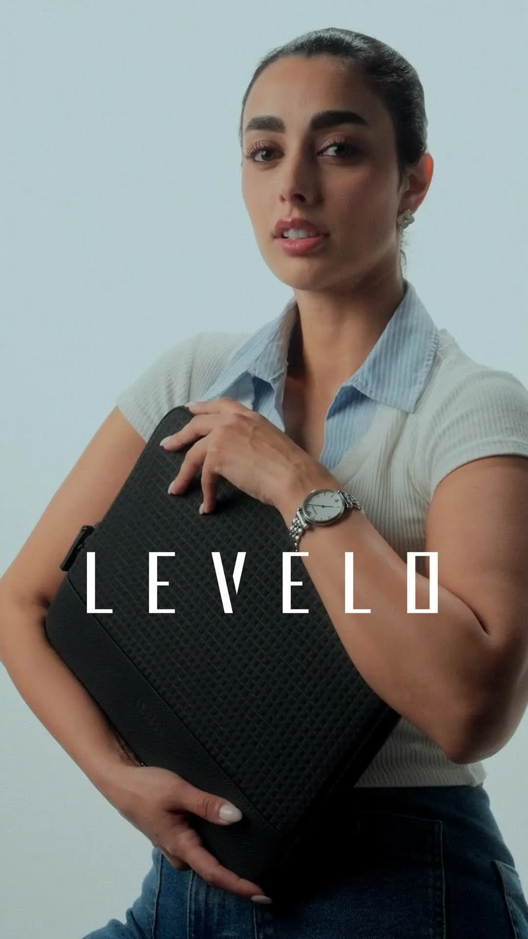 Levelo Springfield 14" Laptop Sleeve with Protective Fur Lining, 1.5L Capacity - Black | UAE (LVLSGFD14LSBK)