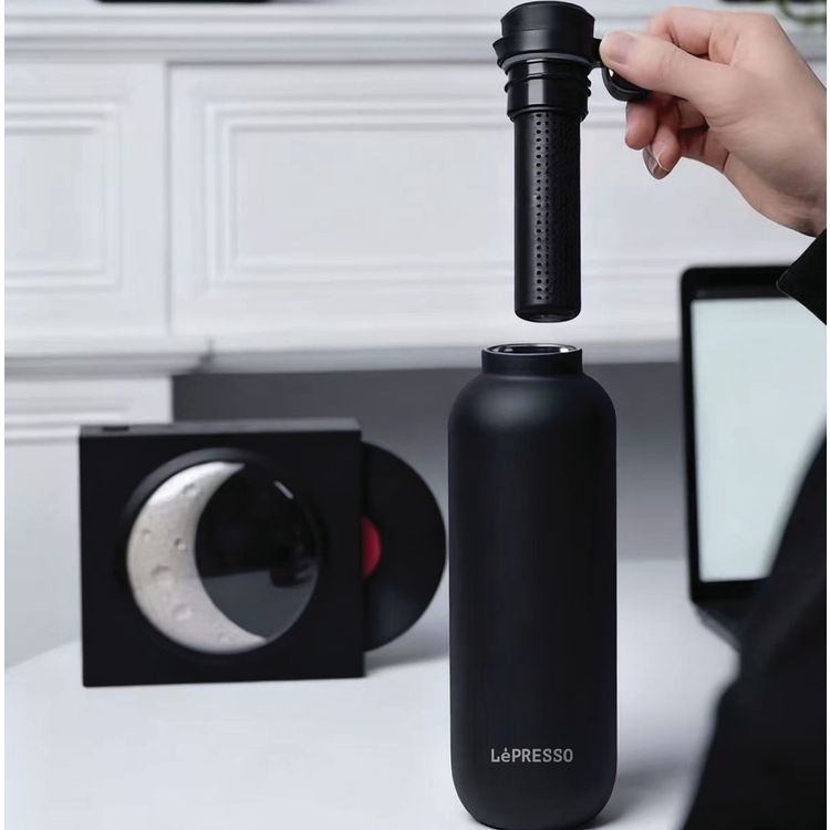 LePresso ThermaTrail Thermos Bottle with Crossbody Strap, 650 mL Capacity, -20°C to 100°C Water Temperature Range, Leather Strap Material, Tea Brewing, 316 + 304 Stainless Steel+PP+Silicone Material - Black