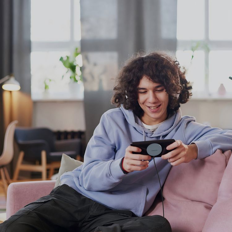 Powerology Elero Magnetic Wireless Charger with Qi2 Standard, 15W Max Phone Output, 5W Max AirPods Output, 1.2m Cable Length, Aluminum Alloy Material, Universal USB-C Connection, Ultra-Thin Design, Stable & Fast Charging - Gray