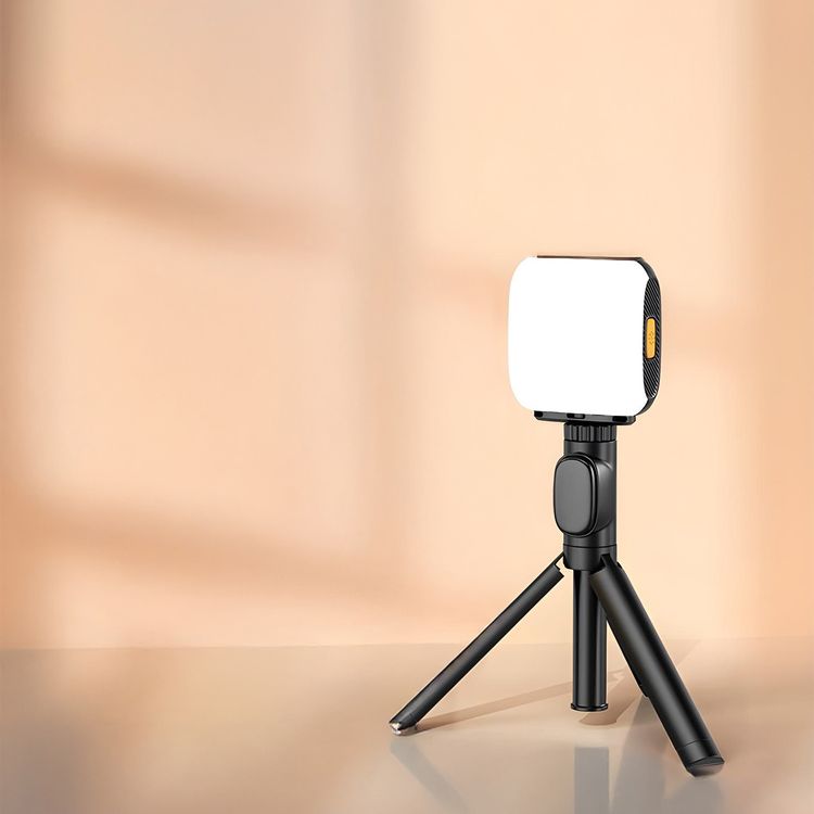 Porodo Lifestyle Clip-On Fill Light with 3 Color Temperatures, 1000mAh Battery Capacity, Up to 24 Hours Working Time, 3 RGB Lights, Wide Compatibility, 4W Power - Black
