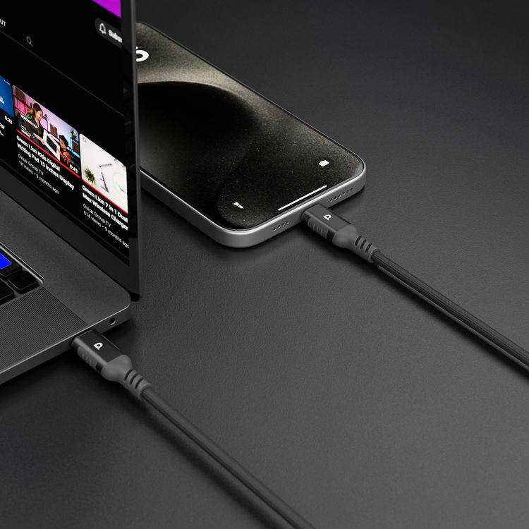 كابل باورولوجي باور سينك ويف USB-C إلى لايتنينج بطول 3 متر، عمر يصل إلى 20000 انحناءة، مصنوع من النايلون المضفر، تصميم خالي من التشابك، شحن سريع ونقل بيانات، قدرة توصيل طاقة 60 واط - لون رمادي داكن.