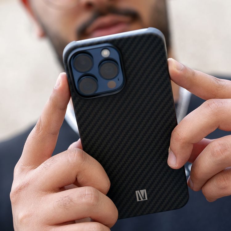  Levelo Sergei 1500D Aramid Fiber Case for iPhone 15 Pro, MagSafe Compatible, Shock-Proof Edges, Slim & Lightweight Design - Black