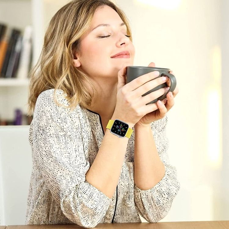 AhaStyle WG42-1-40MM-GD Magnetic Stainless Steel Milanese Mesh Loop Strap for Apple Watch 38 / 40mm - Gold