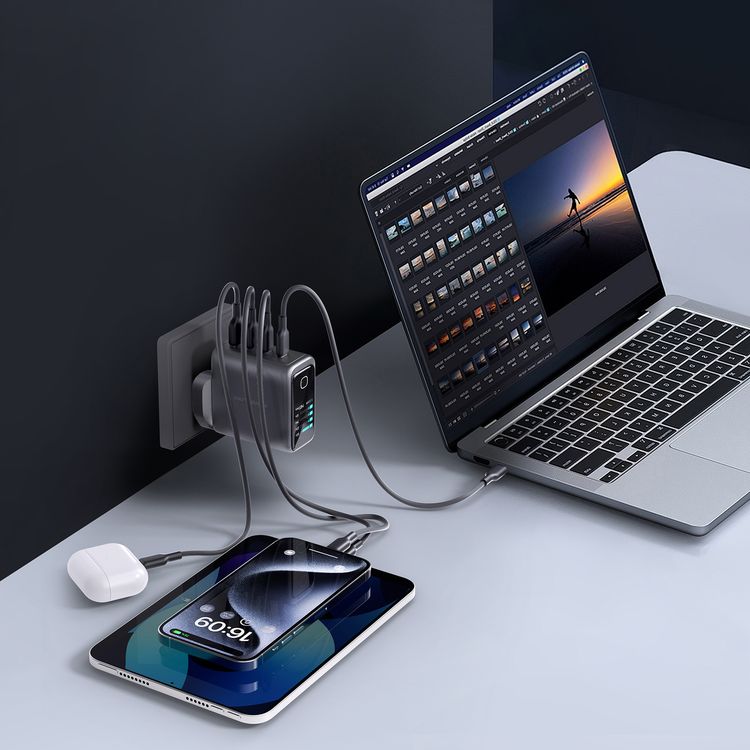 Powerology Voltflow 240W GaN 4 Ports Wall Charger with 1m | 3.2ft USB-C to USB-C Cable, PD 140W, Temperature Control, Smart TFT Display, Foldable UK Plug, High-Power Fast Charging, Simultaneous Charging, Intelligent Power Distribution - Black