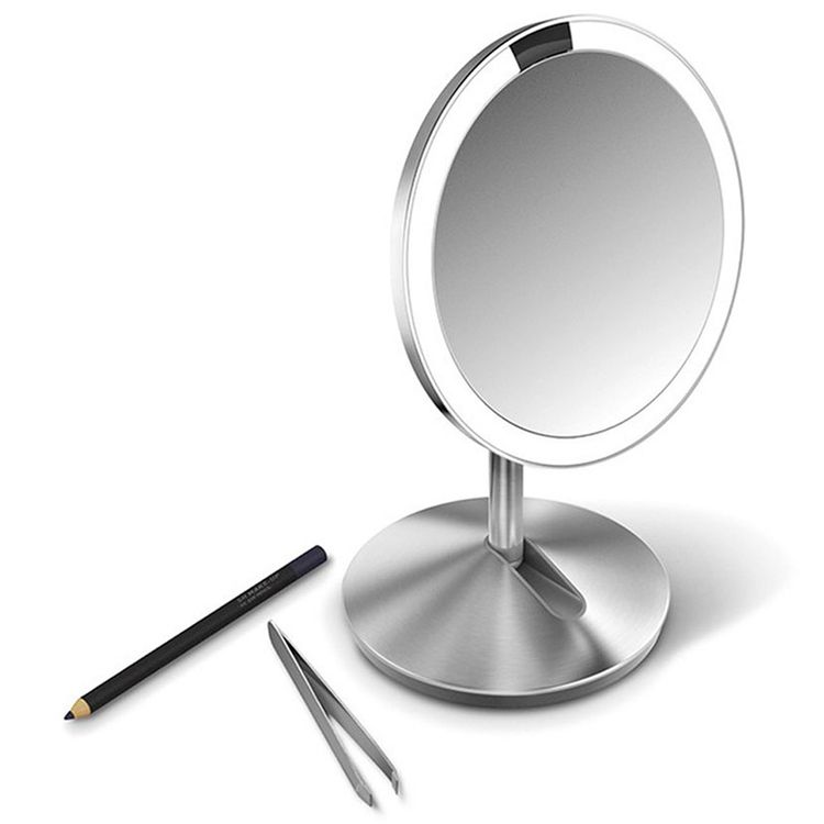 مرآة مكياج/مرآة مكياج بإضاءة مستشعر من Simplehuman مع حقيبة - فضة