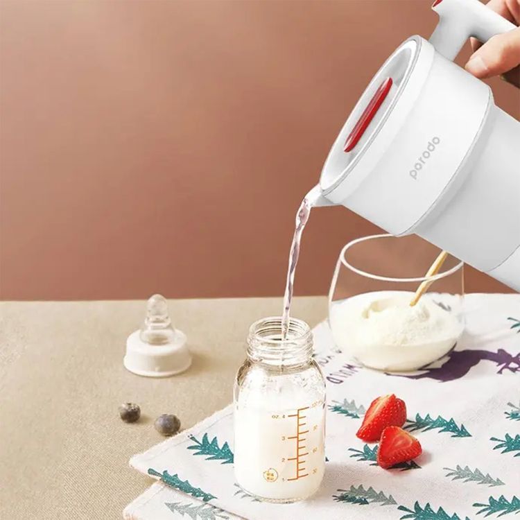 غلاية كهربائية قابلة للطي من بورودو لايفستايل بسعة مياه 600 مل، مع قدرة طاقة 850 واط، وحماية من الغليان الجاف، وشاشة رقمية، وتصميم قابل للطي، مع قابس 3 سنون وفق المعايير البريطانية - اللون الأبيض