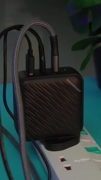 Powerology 140W Dual PD GaN Charger in UAE | Built-in Safeguards, 18W USB-A Output - Black | (PWCUQC022)