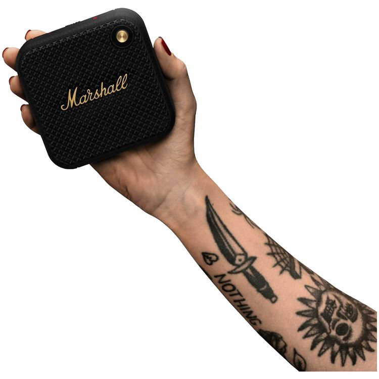 مكبر صوت لاسلكي محمول صغير الحجم من مارشال ويلين مزود بتقنية البلوتوث 5.1، مقاوم للماء IP67، وقت شحن 3 ساعات، وقت تشغيل يصل إلى 15 ساعة، ميكروفون مدمج، نطاق بلوتوث 10 أمتار، منفذ شحن من النوع C، تصميم محمول - أسود/نحاسي