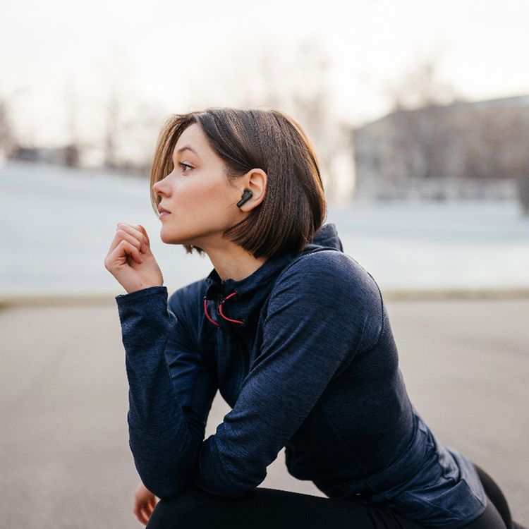 Green Lion Vancouver True Wireless Earbuds with Dual Microphones, 200mAh Charging Case & 25mAh Earbuds Battery, Up to 4 Hours Play Time, Bluetooth Version 6.0, 12m Transmission Range - Black